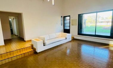 Casa 2 Hab, 3 Baños, Pileta, Barrio Los Troncos, Suipacha esquina Ramírez  - Funes.