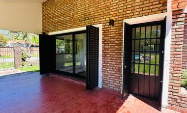 Casa 2 Hab, 3 Baños, Pileta, Barrio Los Troncos, Suipacha esquina Ramírez  - Funes.
