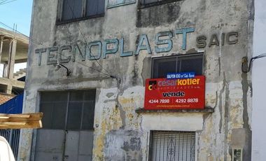 Importante Galpón en Remedios De Escalada