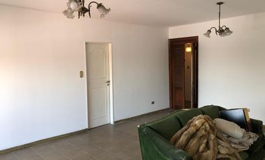 Departamento en 5 to piso a la calle - Balcon - 3 baños