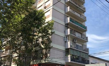 Departamento en 5 to piso a la calle - Balcon - 3 baños