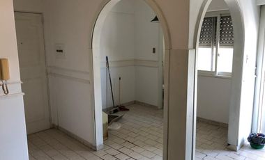 Departamento en 5 to piso a la calle - Balcon - 3 baños