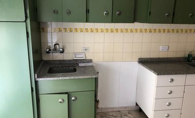 Departamento en 5 to piso a la calle - Balcon - 3 baños