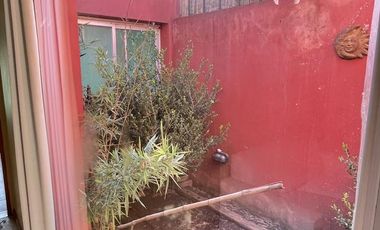 Casa en venta, s/ lote 730m2 180m cubiertos 3 dormi, quincho, parque, cochera 2 autos, Villa Elisa