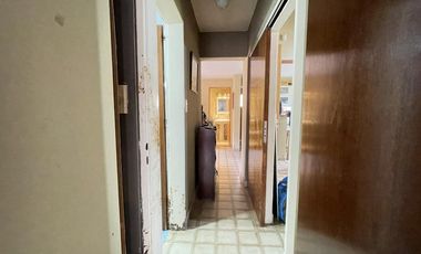 Casa en venta, s/ lote 730m2 180m cubiertos 3 dormi, quincho, parque, cochera 2 autos, Villa Elisa