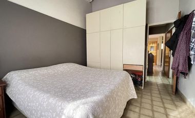 Casa en venta, s/ lote 730m2 180m cubiertos 3 dormi, quincho, parque, cochera 2 autos, Villa Elisa