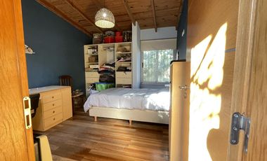 Casa en venta, s/ lote 730m2 180m cubiertos 3 dormi, quincho, parque, cochera 2 autos, Villa Elisa