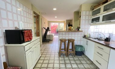 Casa en venta, s/ lote 730m2 180m cubiertos 3 dormi, quincho, parque, cochera 2 autos, Villa Elisa