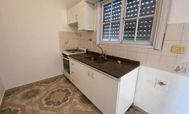 Departamento tres ambientes con cochera espacio guardacoche en alquiler en Wilde