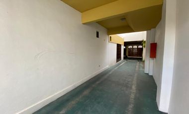 Departamento tres ambientes con cochera espacio guardacoche en alquiler en Wilde