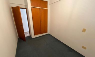 Departamento tres ambientes con cochera espacio guardacoche en alquiler en Wilde