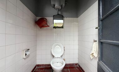 Casa de tres ambientes con jardin y terraza en Venta!