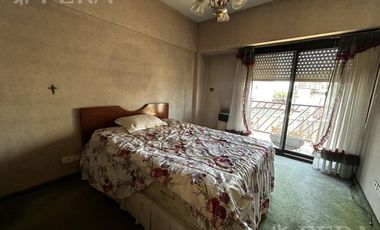 Venta Departamento 4 ambientes con balcón y cochera en Lanús