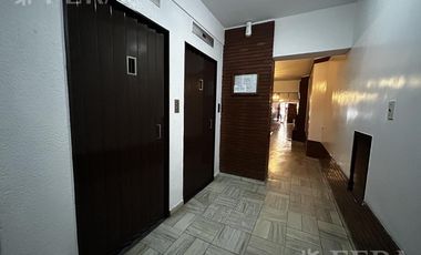 Venta Departamento 4 ambientes con balcón y cochera en Lanús