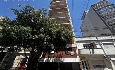 Venta Departamento 4 ambientes con balcón y cochera en Lanús
