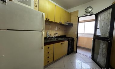 Venta Departamento 4 ambientes con balcón y cochera en Lanús