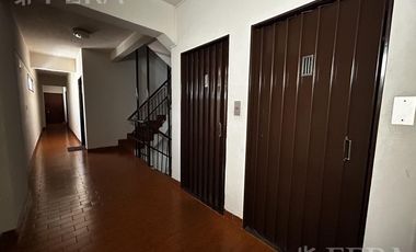 Venta Departamento 4 ambientes con balcón y cochera en Lanús