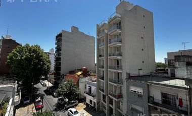 Venta Departamento 4 ambientes con balcón y cochera en Lanús