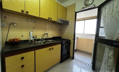 Venta Departamento 4 ambientes con balcón y cochera en Lanús