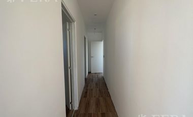 Venta de Casa 4 ambientes con galeria y fondo en Magallanes en Berazategui