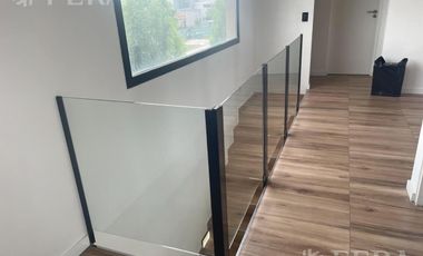 Venta de Casa 4 ambientes con galeria y fondo en Magallanes en Berazategui