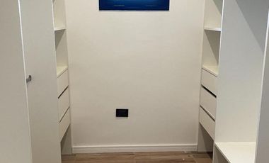 Venta de Casa 4 ambientes con galeria y fondo en Magallanes en Berazategui