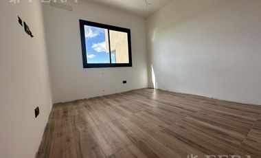 Venta de Casa 4 ambientes con galeria y fondo en Magallanes en Berazategui