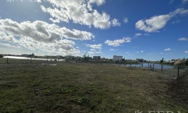 Venta de Casa 4 ambientes con galeria y fondo en Magallanes en Berazategui