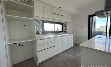 Venta de Casa 4 ambientes con galeria y fondo en Magallanes en Berazategui