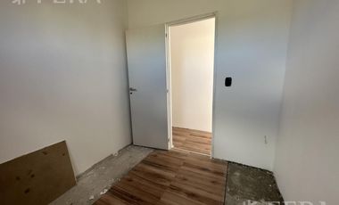 Venta de Casa 4 ambientes con galeria y fondo en Magallanes en Berazategui