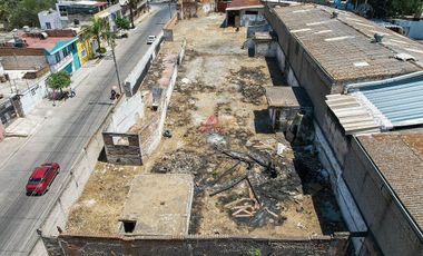 Terreno mixto en venta en Huentitán Guadalajara 2,446 m² para departamentos.