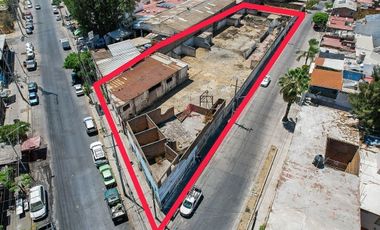 Terreno mixto en venta en Huentitán Guadalajara 2,446 m² para departamentos.