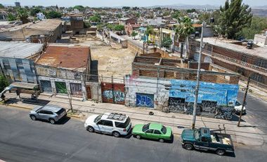 Terreno mixto en venta en Huentitán Guadalajara 2,446 m² para departamentos.