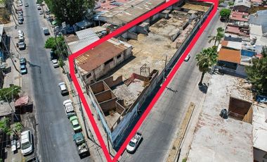 Terreno mixto en venta en Huentitán Guadalajara 2,446 m² para departamentos.