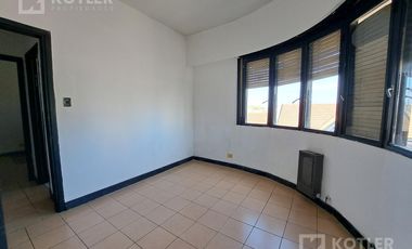 Oficinas en excelente ubicacion. 4 amb. en Est. Lomas apto profesional