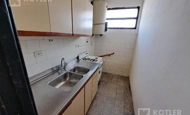 Oficinas en excelente ubicacion. 4 amb. en Est. Lomas apto profesional