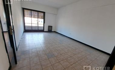 Oficinas en excelente ubicacion. 4 amb. en Est. Lomas apto profesional