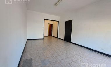 Oficinas en excelente ubicacion. 4 amb. en Est. Lomas apto profesional