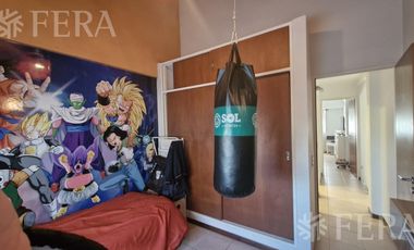 Venta departamento 5 ambientes con balcón en Sarandi