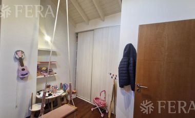 Venta departamento 5 ambientes con balcón en Sarandi