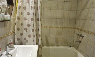 Venta departamento 5 ambientes con balcón en Sarandi