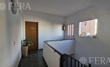 Venta departamento 5 ambientes con balcón en Sarandi