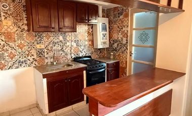 Amplio departamento de 2 dormitorios , Moreno 1era cuadra, Barrio Sur