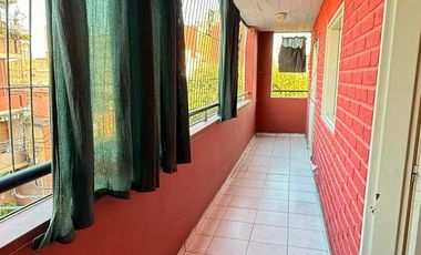 Amplio departamento de 2 dormitorios , Moreno 1era cuadra, Barrio Sur