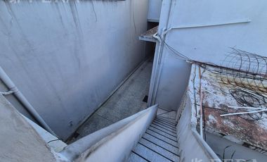 Venta PH multifamiliar con cochera en Wilde