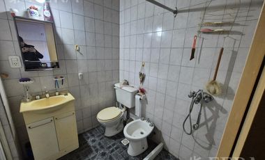 Venta PH multifamiliar con cochera en Wilde