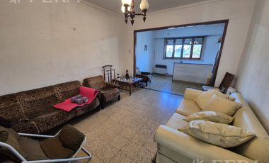 Venta PH multifamiliar con cochera en Wilde