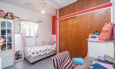 Venta Casa en Cañuelas. cinco ambientes. Lote propio con Pileta y  Cochera