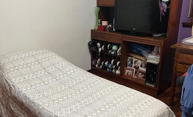 Casa de tres ambientes apto credito a la venta con patio y garage en Wilde Centro