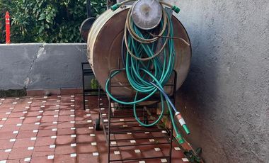 Casa de tres ambientes apto credito a la venta con patio y garage en Wilde Centro